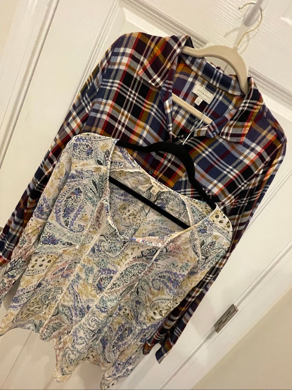 2 Pc Lucky Brand Women’s Large Shirt Bundle 100% Rayon Plaid + Paisley Button Up